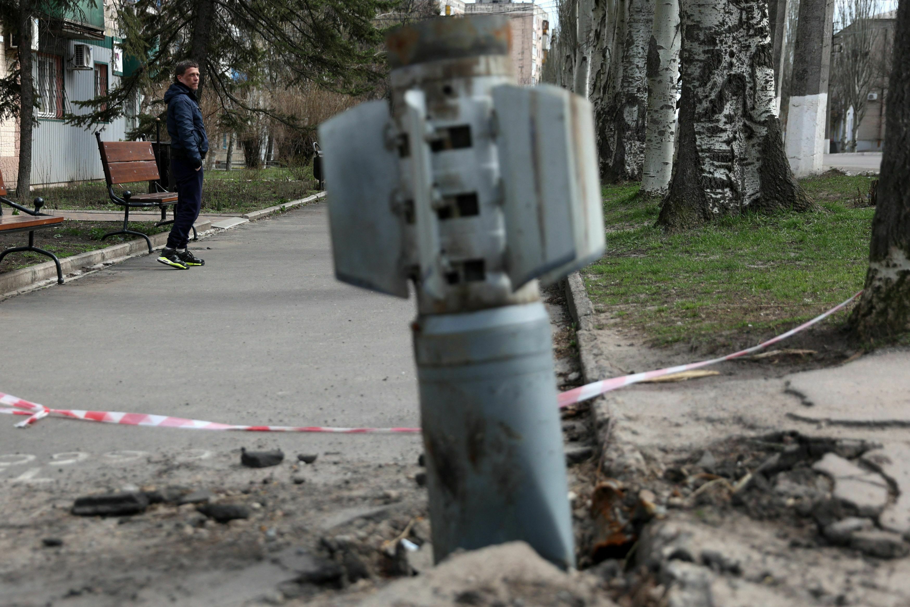 अमेरिकाले १ सय २० देशमा प्रतिबन्धित ‘क्लस्टर बम’ युक्रेन पठाउने