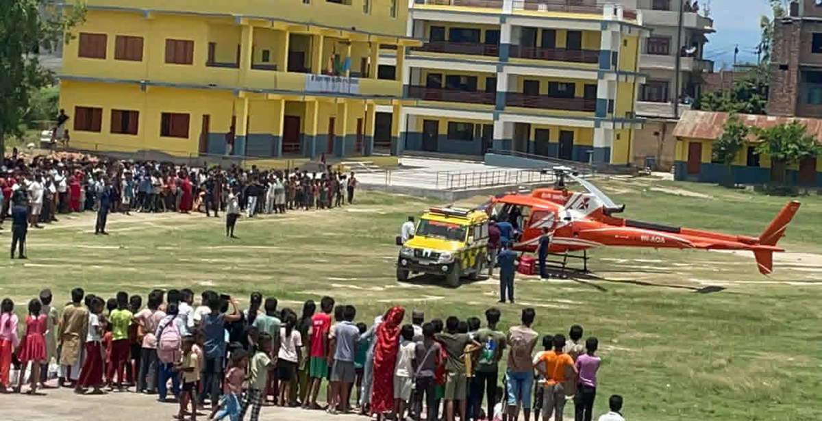 रूख ढल्दा एक जना गम्भीर घाइते, थप उपचारको लागि काठमाडौ रिफर