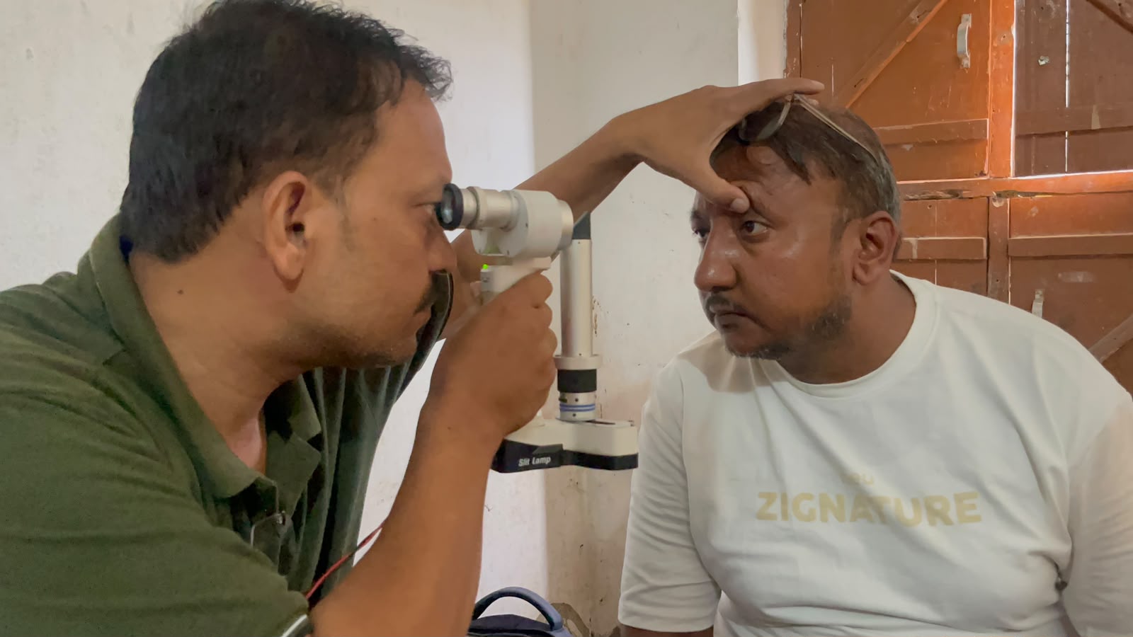 नरकटियामा निःशुल्क आँखा शिविर : २०८ जना लाभान्वित, ४२ जनामा मोतिबिन्दु